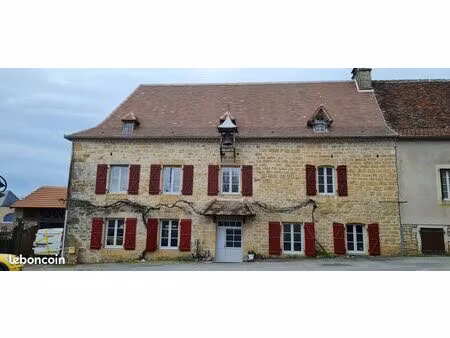 maison de charme  4 chambres + gite 2-4 personnes  cœur de village