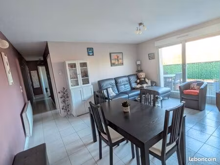 appartement f3 avec terrasse et vue vosges – dernier étage – sans frais d’agence