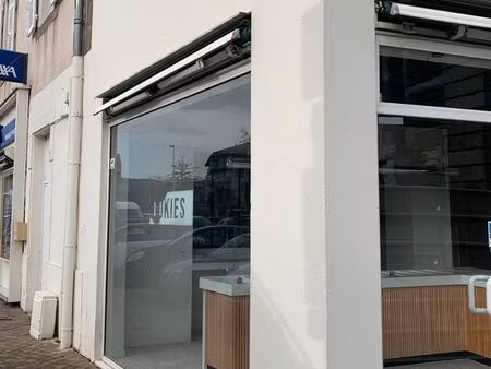aubiere  place des ramacles  local commercial de 64 m²