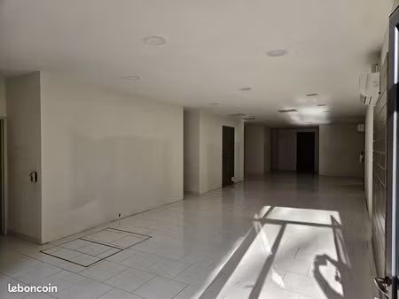 local commercial 236 m² cahors