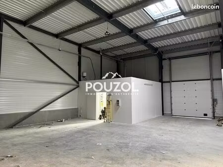 local d'activité 159 m²