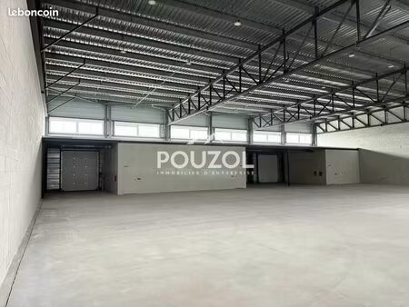 local d'activité 1 190 m²