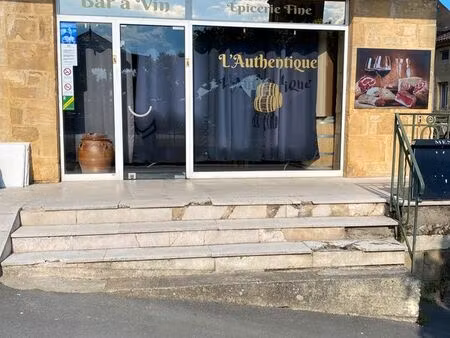 local commercial refait à neuf avec terrasse – tour de ville gourdon