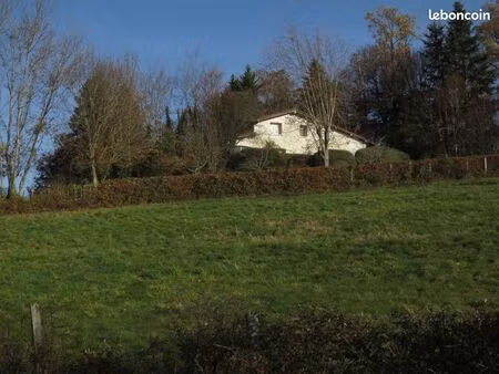 maison à la campagne. 170m2 habitables véranda double vitrage de 20m2. au calme sans être 