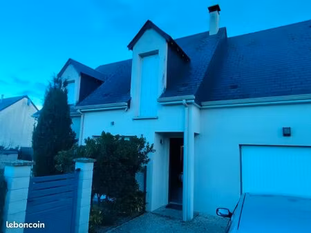 maison récente avec piscine