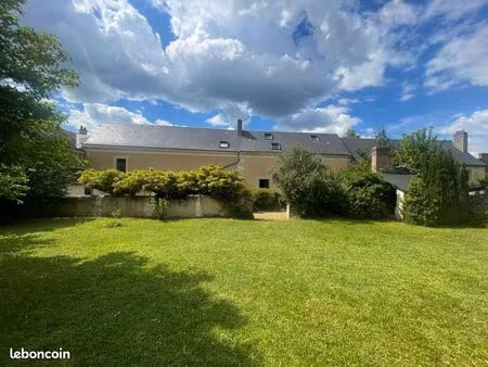 maison 9 pièces 156 m²