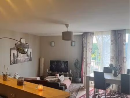 spacieux t2 lumineux avec balcon