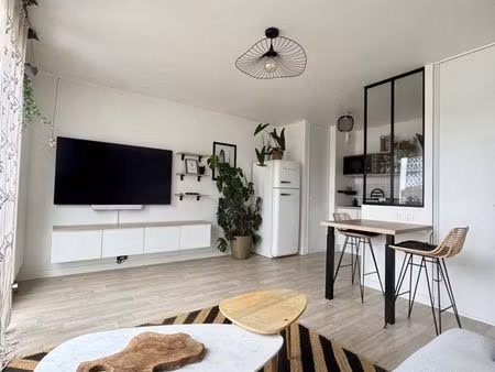 ? lanester – t2 meublé récent 49 m² avec balcon vue scorff + garage