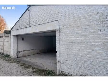 parking/box 414 m² arques