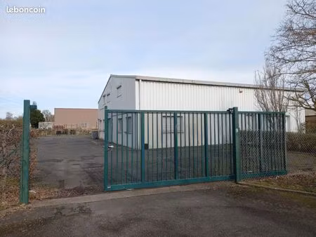 local d'activites 270m²+ en tbe