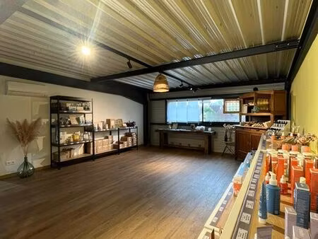 local commercial saint-avertin 26m²