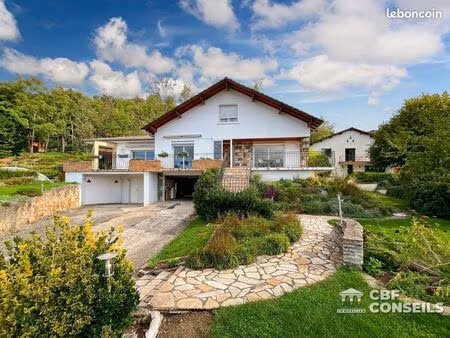 villa 7 pièces 206 m²