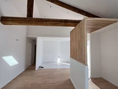 appartement 3 chambres   terrasse et parking