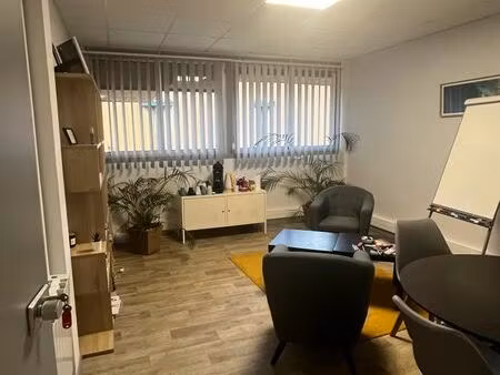 bureau à louer - 21m² au sein de lacowo