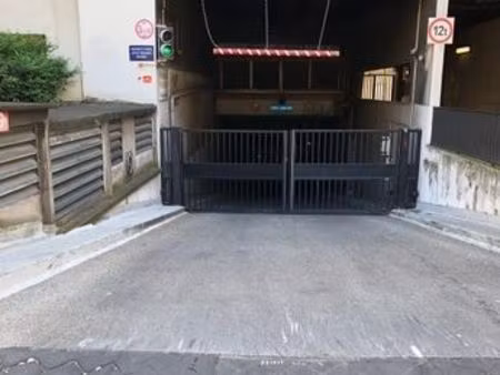 parking de 13m2 à nation