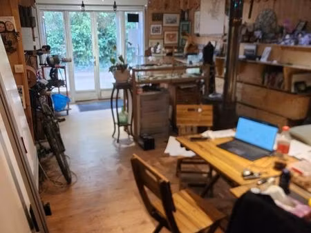 local commercial + habitation + jardin