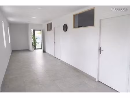 local commercial centre ville