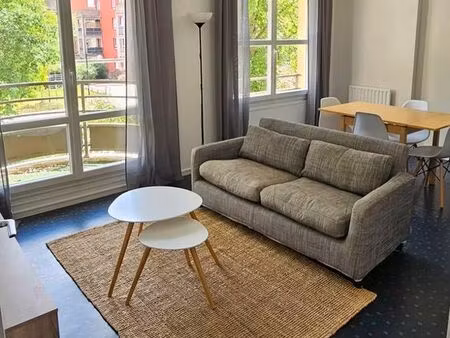 2 pièces lumineux de 46m2 à guyancourt