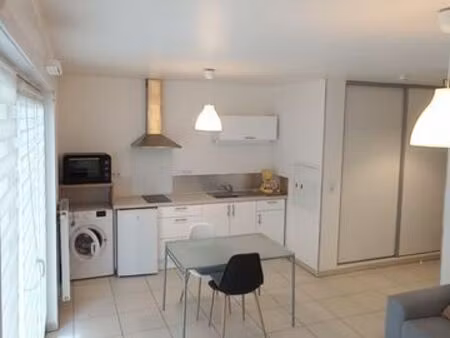 particulier loue studio meublé av. terrasse thionville -manom 3 mois minimum