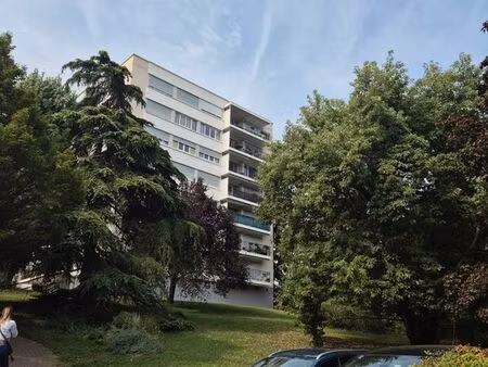 t2 bis entièrement rénové à sainte-foy-lès-lyon (69110)  quartier charcot