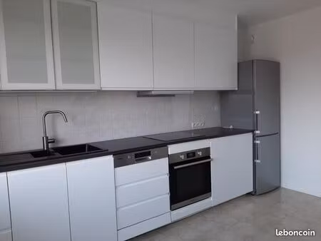 appartement 84m² proche aeroparc