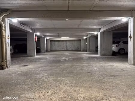 parking/box 16 m² paris