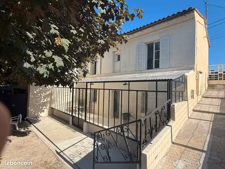 maison de ville en pierre avec jardin plein sud