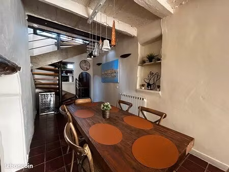 maison de village rénovée avec terrasse proximité café de la poste