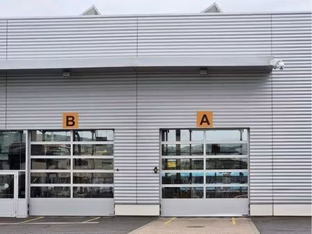 location hangar 225 m2