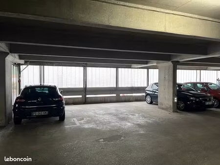 place de parking privative