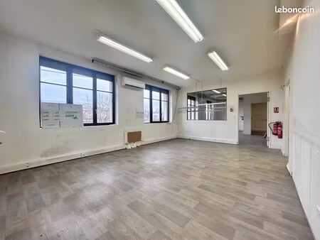 local professionnel de 185m2 avec parking