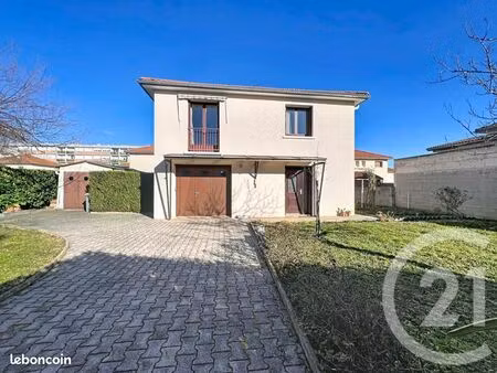 maison 4 pièces 102 m²