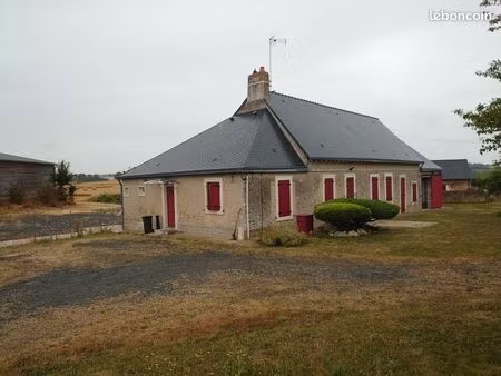 jolie fermette a 20 km a l' ouest du mans
