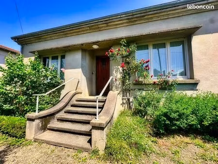 maison indépendante - t5 accès plain pied - beau jardin et garage - lagarrigue