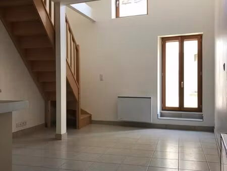 location maison de village rigarda