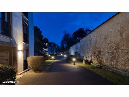 grand f1 + box quartier chateau