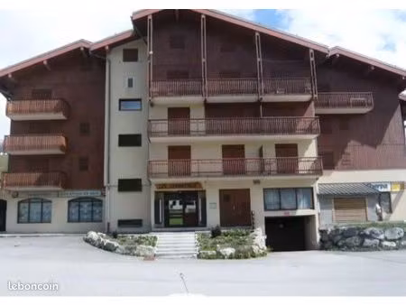 garage immeuble les vernataux albiez montrond