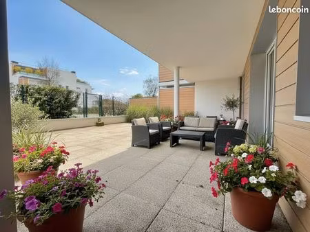 t4 de 80m2  avec terrasse de 65m2