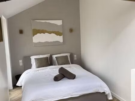 t1 meublé 24 m² avec cour – centre-ville de gournay-en-bray