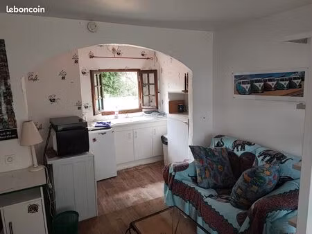 studio 35 m2  485 e ttc  libre septembre 2026   clermont fd  prés cité u des cezeaux aubie