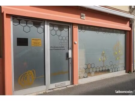 bureau professionnel meublé dans un local de 50m2  loue un bureau de 17m²