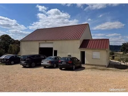 hangar garage dépôt