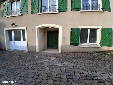 local commercial  face au golf