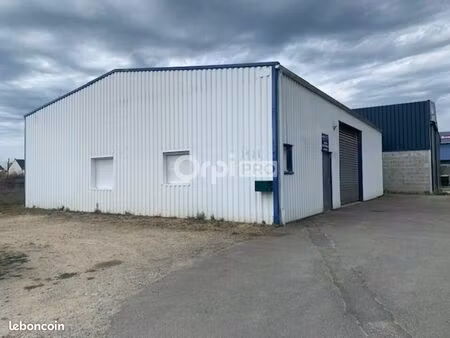 local d'activité 200 m²