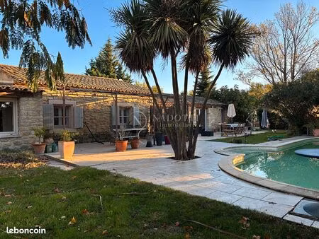 mas 7 pièces 181 m²