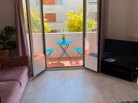 grand studio meublé sécurisé