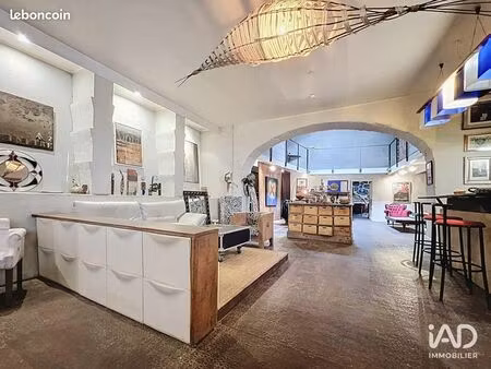 boutique 150 m² apt