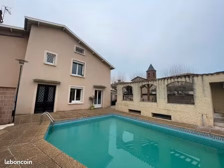 location de bureaux de 250 à 350 euros par mois