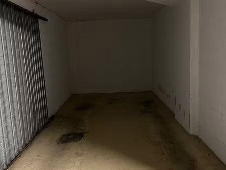 location d’un garage avec ouverture latérale
