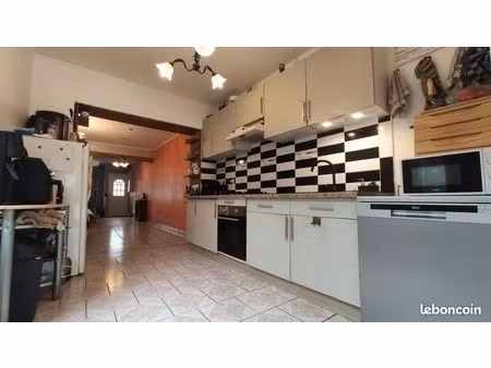 maison de ville 8 pièces 109 m²